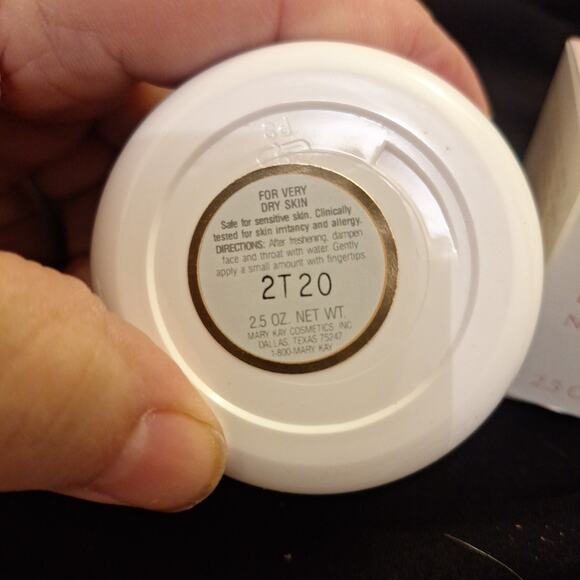 Mary Kay EXTRA EMOLLIENT Night Cream 2.5 oz Jar NEW In Box - Picture 3 of 5